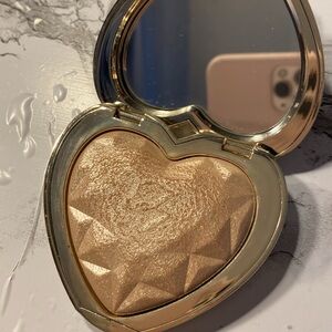 Too faced love light blinded by the light